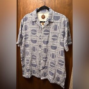 NWT Men’s Common People Jupiter Circle Textured Short-Sleeve Shirt Size Medium